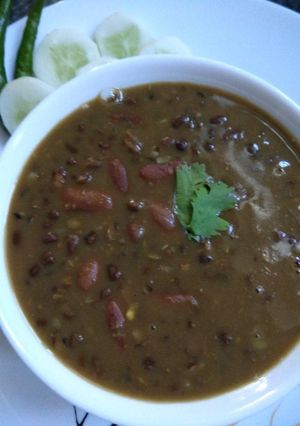 दाल मखनी (बिना मख्खन के) (Dal Makhani(without makhan&oil) recipe in hindi) रेसिपी मुख्य फोटो