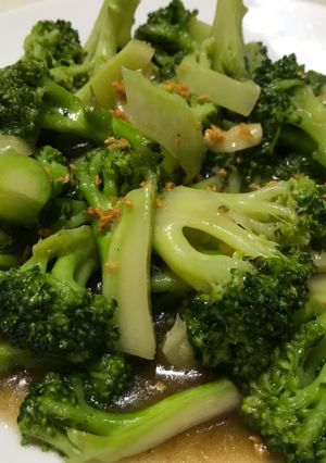 Foto resep Tumis Broccoli bawang putih