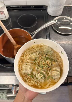 A picture of Wonton Noodle Soup.