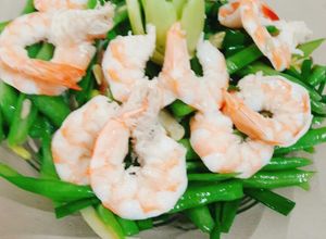 Hình của món Tôm thẻ xào đậu tây.