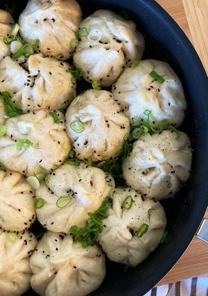 手作生煎包 Pan Fried Dumpling 的食譜成品照片