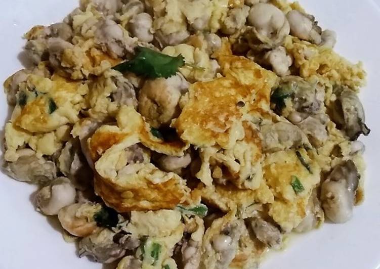 How to Prepare Homemade Oysters omelette