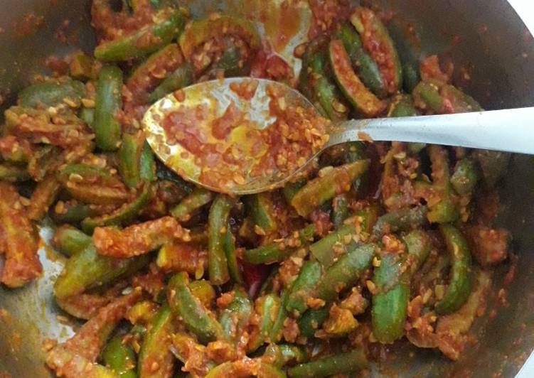 Steps to Prepare Award-winning Tindora mirchi achar