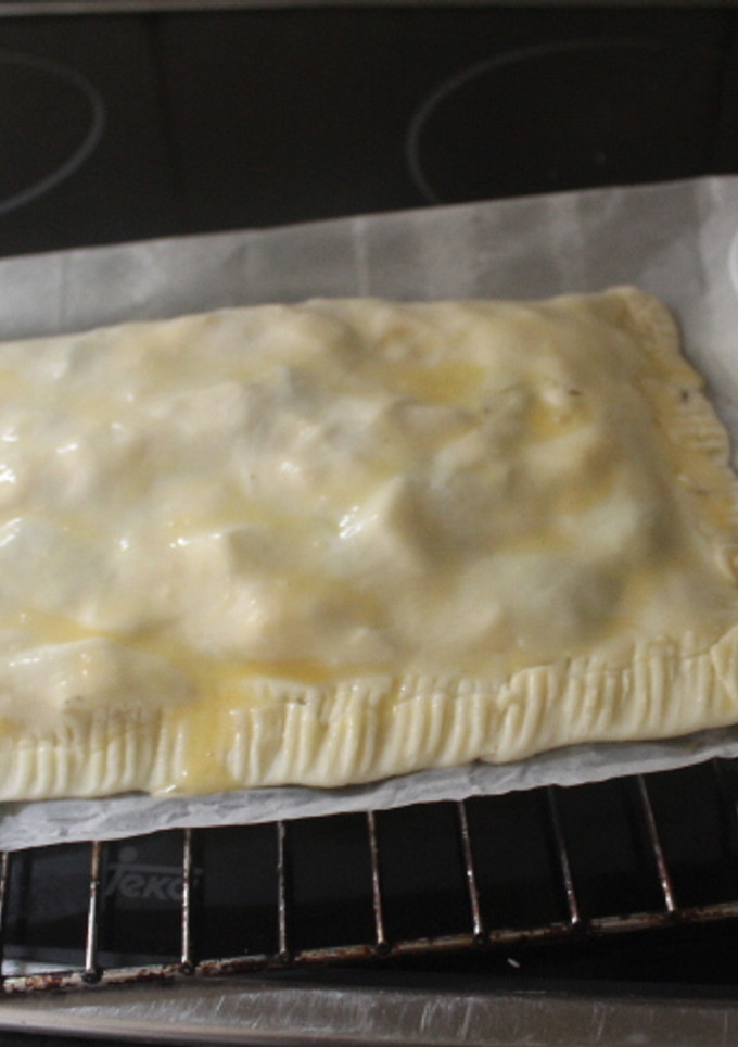Una foto de Empanada de morcilla, manzana y queso
