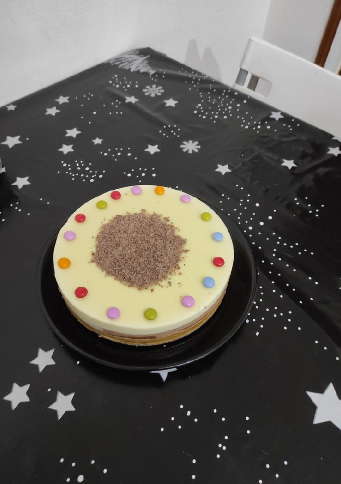 Una foto de Tarta de cumpleaños de tres chocolates