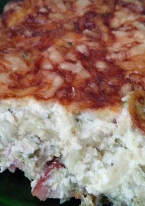 Una foto de Pastel de brócoli con bacon