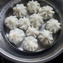 A picture of Ukdiche modak.