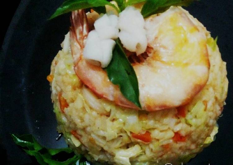 Langkah Mudah Membuat Nasi Goreng Seafood Simpel Top Enaknya