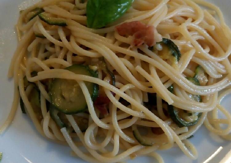 Spaghetti zucchine e pancetta!