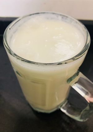 A picture of Meethi lassi.