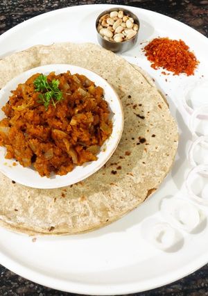 दुधातील झूणका (dudhatil zhunka recipe in marathi) रेसिपी चे मुख्य फोटो 