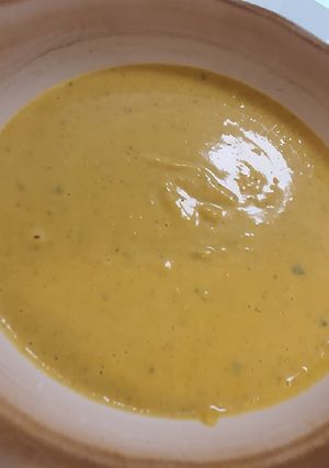 Currys vöröslencse krémleves recept fotója