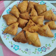 A picture of Shahi Masala Samosa Dry.