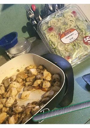 A picture of Chicken Garlic Alfredo Zoodles.