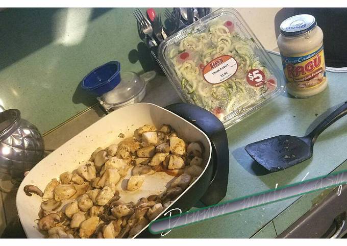 Recipe of Speedy Chicken Garlic Alfredo Zoodles