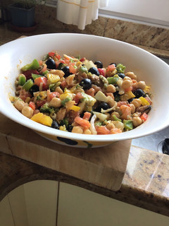 Una foto de Ensalada de garbanzos