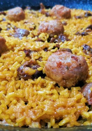 Foto principal de Arroz con mollejas y albóndigas de pollo