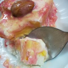 A picture of Easy no bake bread cake.
