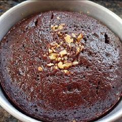 A picture of Walnut Brownie cake.
