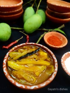 खट्टी मीठी कच्चे आम की चटनी(khatti mithi kacche aam ki chutney recipe in hindi) रेसिपी मुख्य फोटो