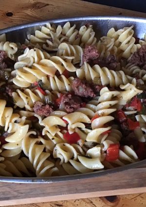 Une photo de Fusilli giganti au légumes du soleil et bœuf épicé