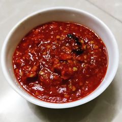 A picture of Schezwan sauce.