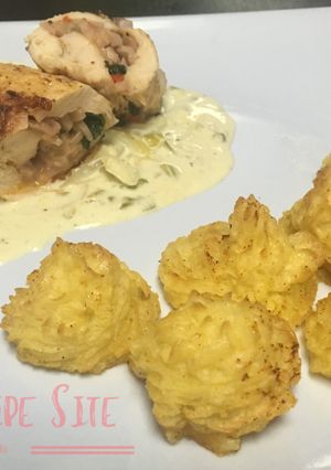 Una foto de Pechugas Rellenas En Salsa De Alguashte Y Loroco