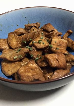 Una foto de Pollo macerado con soja y jengibre