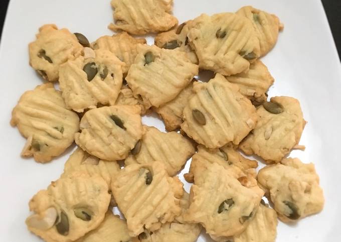 Langkah Mudah untuk Membuat Cookies cashew n pumkin seeds Anti Gagal