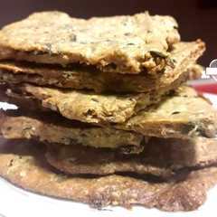 Una foto de Tostadas de kombu y gomasio
