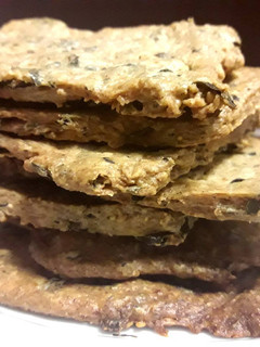 Una foto de Tostadas de kombu y gomasio