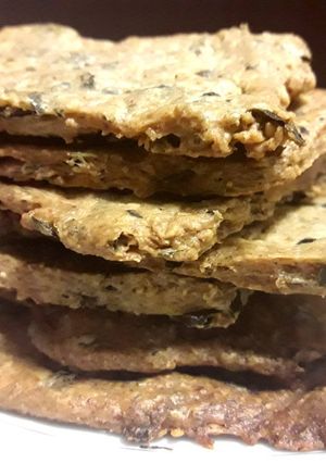 Una foto de Tostadas de kombu y gomasio