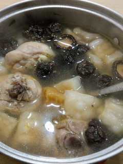鳳梨苦瓜香菇雞湯 的食譜成品照片