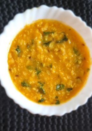 A picture of Dhuli urad daal.