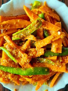 हळदीचे लोणचे (haldiche lonche recipe in marathi) रेसिपी चे मुख्य फोटो 