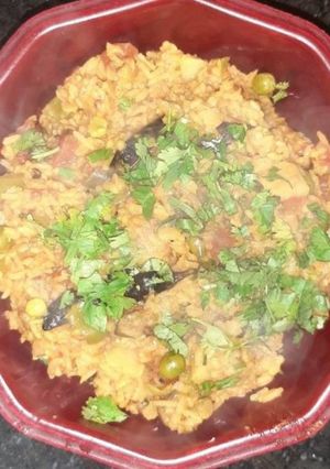 स्वामी नारायण खिचड़ी (Swami narayan khichdi recipe in hindi) रेसिपी मुख्य फोटो