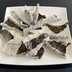 A picture of Deeply Fried Rice Paper and Roasted Seaweed.