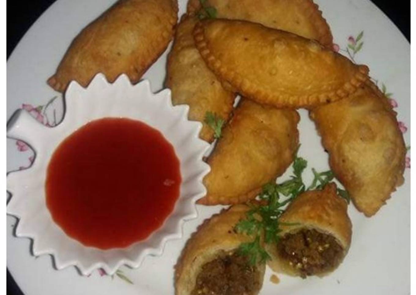 Keemay ke Samosay /Mince Samosa