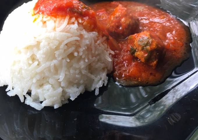 Riz accompagné d’une sauce bolognaise