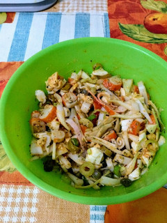 Una foto de Ensalada de surimi con huevo duro