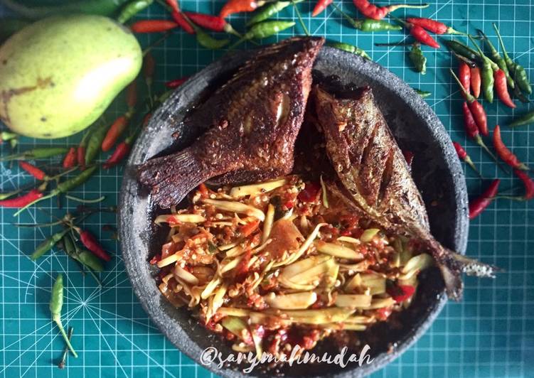 18. Sambal acan ampalam