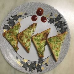 A picture of Cheese chilly toast.