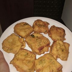 A picture of Stuffed Bread Pakora.
