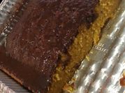 Una foto de queque fácil de chocolate