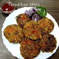 A picture of Crispy Green Banana Potato Patties.