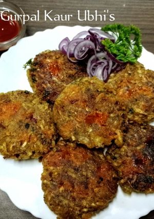 A picture of Crispy Green Banana Potato Patties.