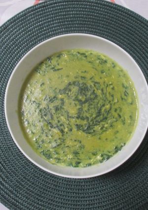 Krémes spenót velouté 🌿 tojással 🍳 és tejszínnel 🥛 recept fotója