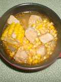 Guiso de maíz con carne de cerdo