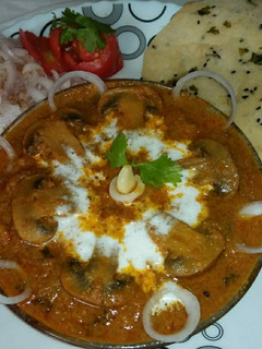 मशरूम करी (Mushroom Curry Recipe in Hindi) रेसिपी मुख्य फोटो