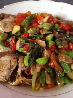 Foto resep Tumis peda pete daun kemangi